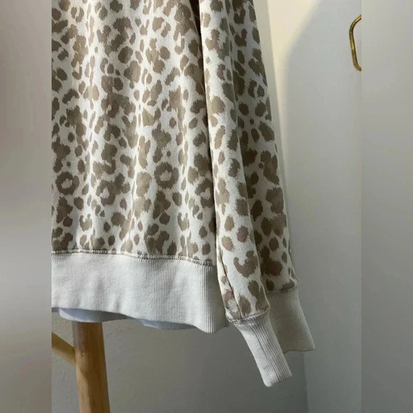Old Navy Sweater Leopard Size M - Excellent Condition - Picture 8 of 8
